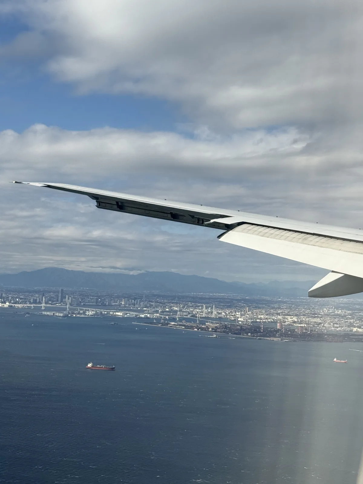 하네다 국제공항 최종 접근 중 창밖 풍경