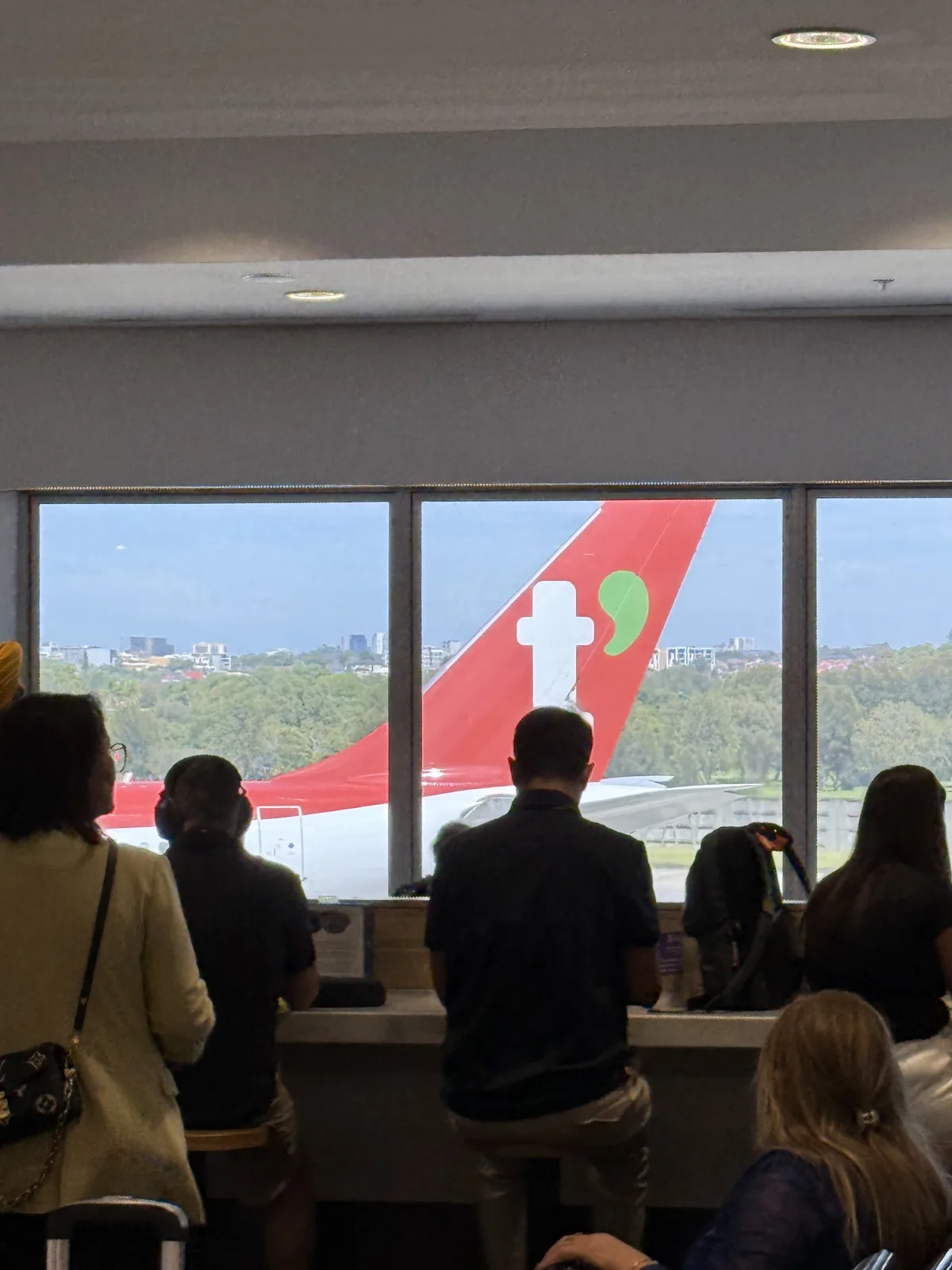 시드니 공항에 주기된 티웨이항공 항공기