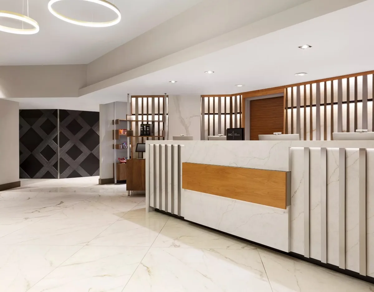 크라운 플라자 시애틀 로비 인테리어 (IHG 제공)