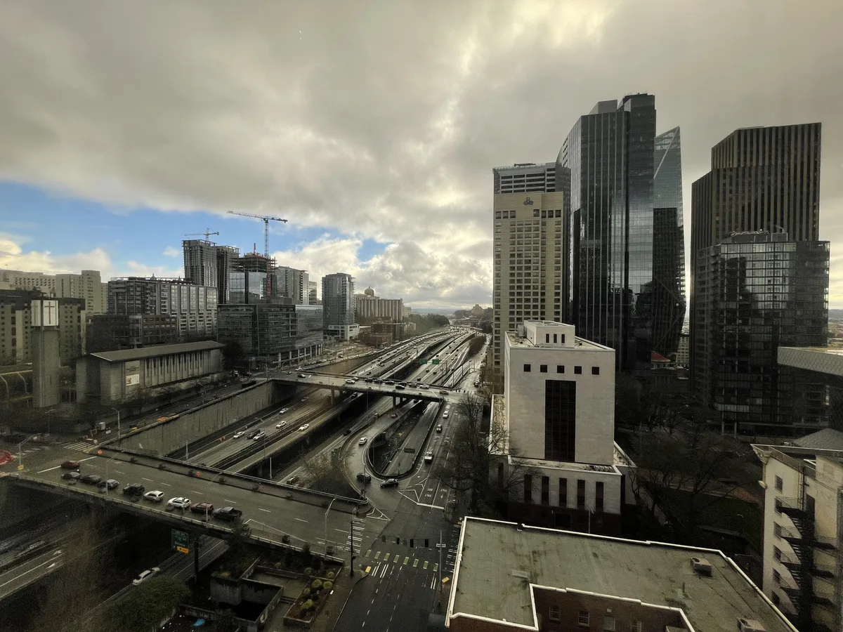 크라운 플라자 시애틀 창밖 시티뷰