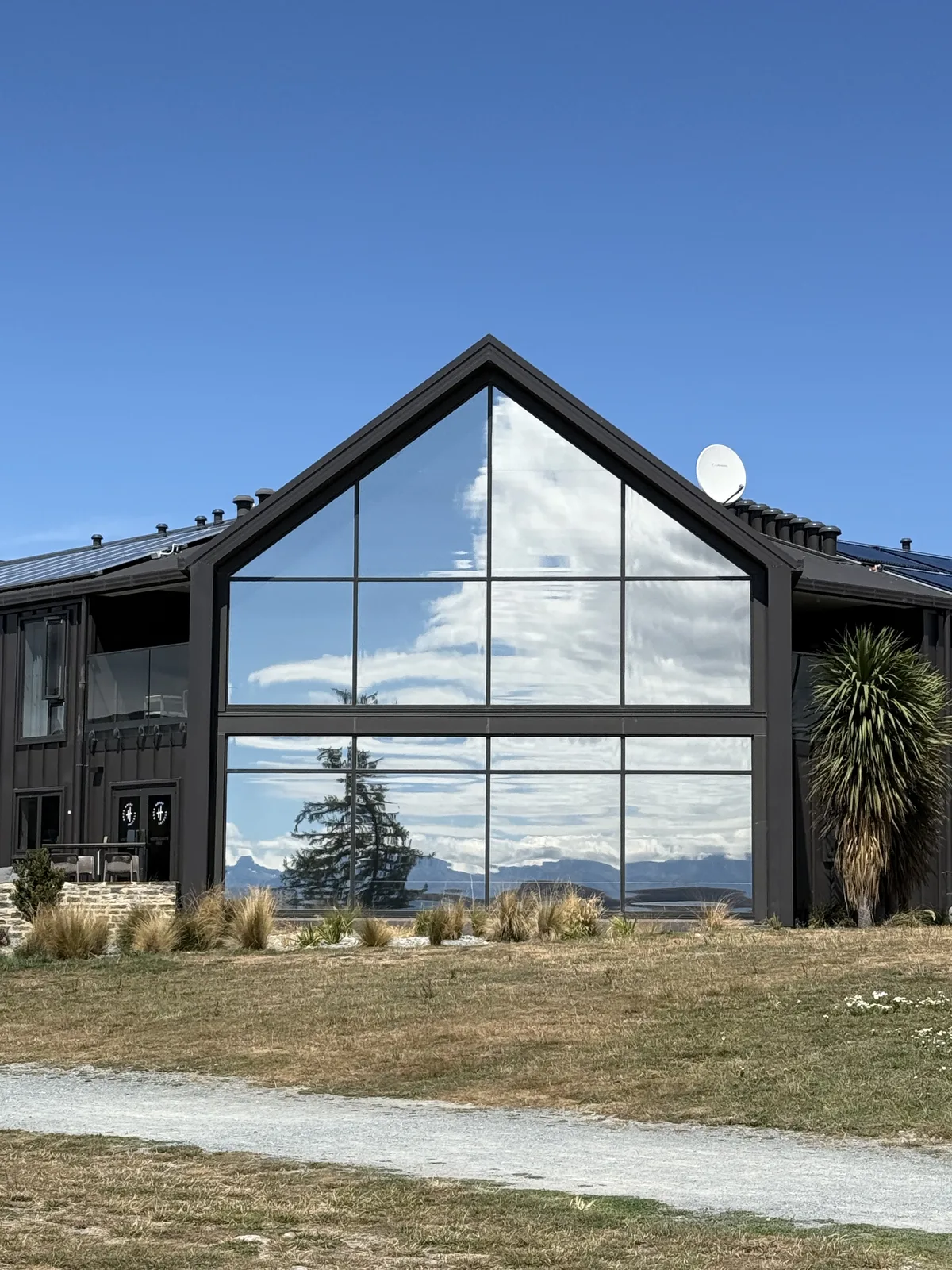 Haka House Lake Tekapo exterior 2