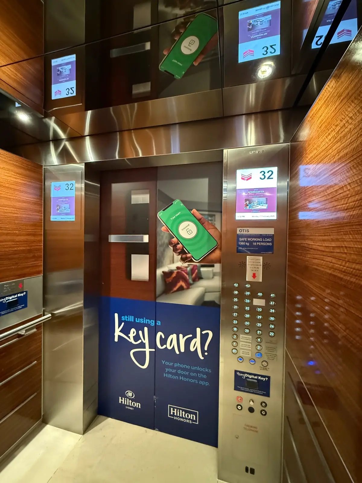 힐튼 시드니 부대시설 안내 표지판