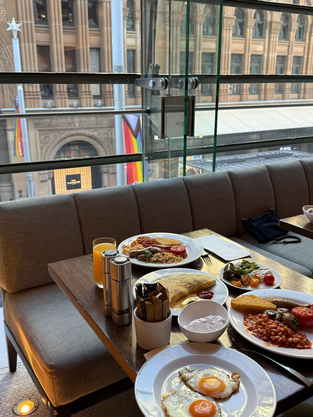 힐튼 시드니 조식 뷔페 음식 코너