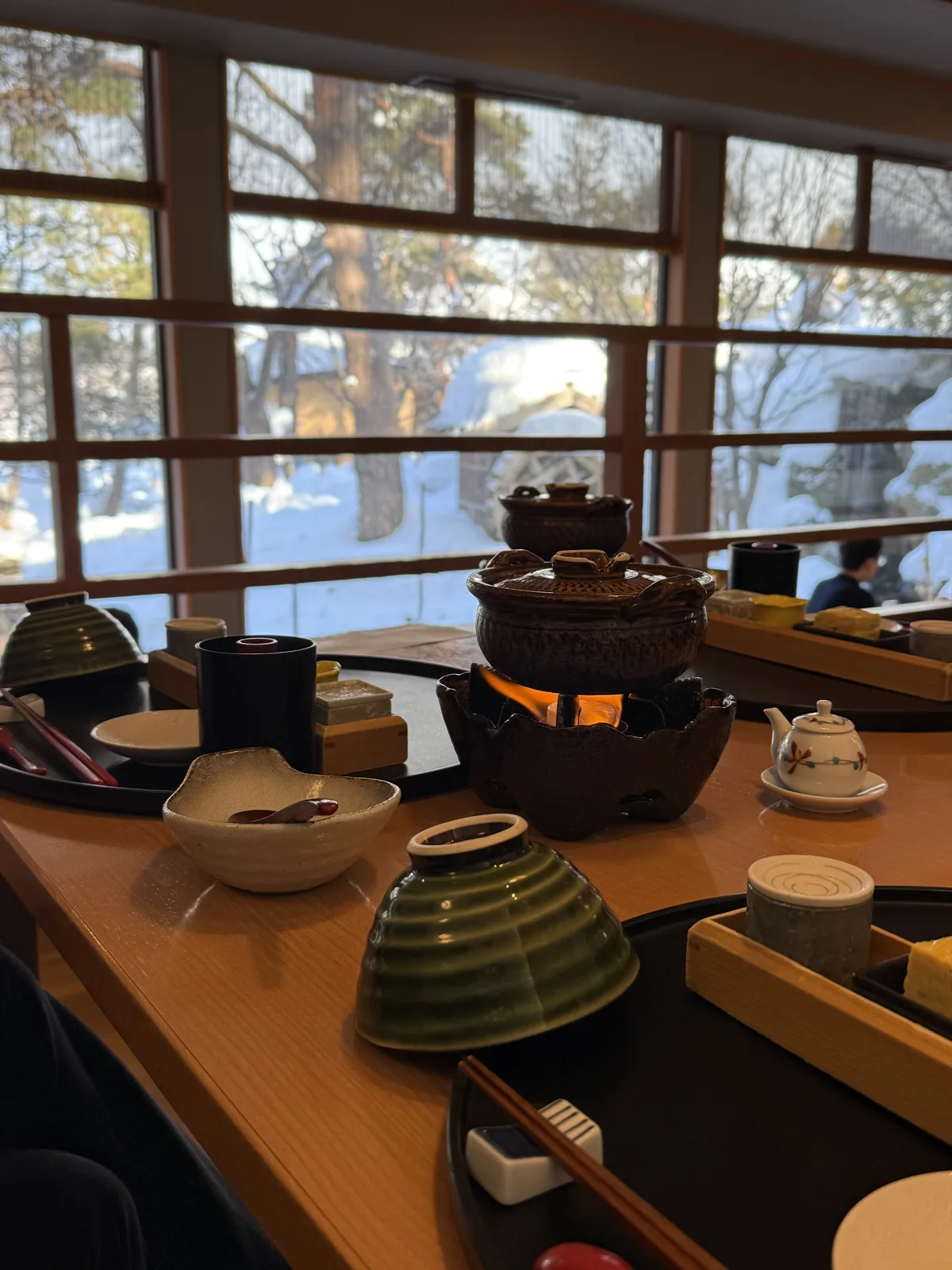 고라쿠엔 료칸 조식 가이세키 전체 상차림