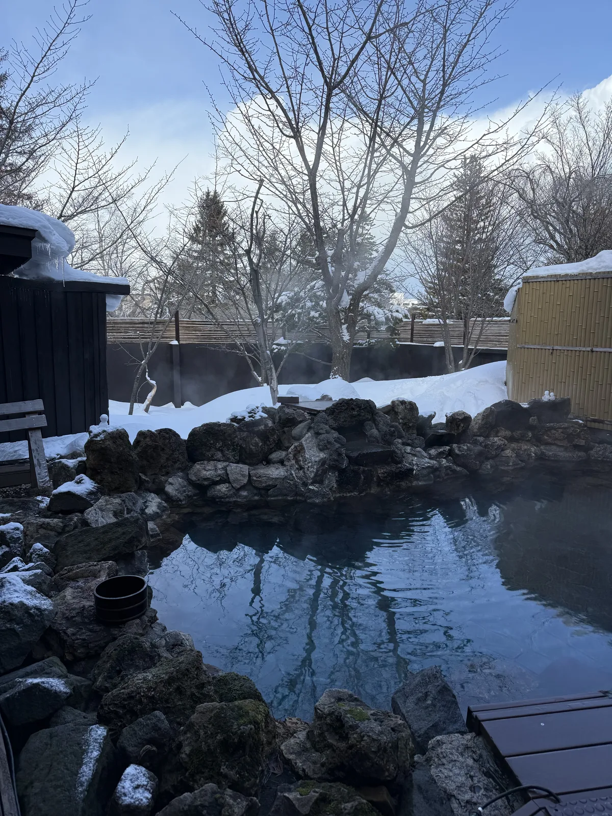 고라쿠엔 료칸 노천탕 전경