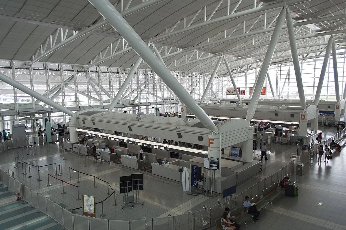 후쿠오카공항 국제선 터미널 출발층 체크인 카운터