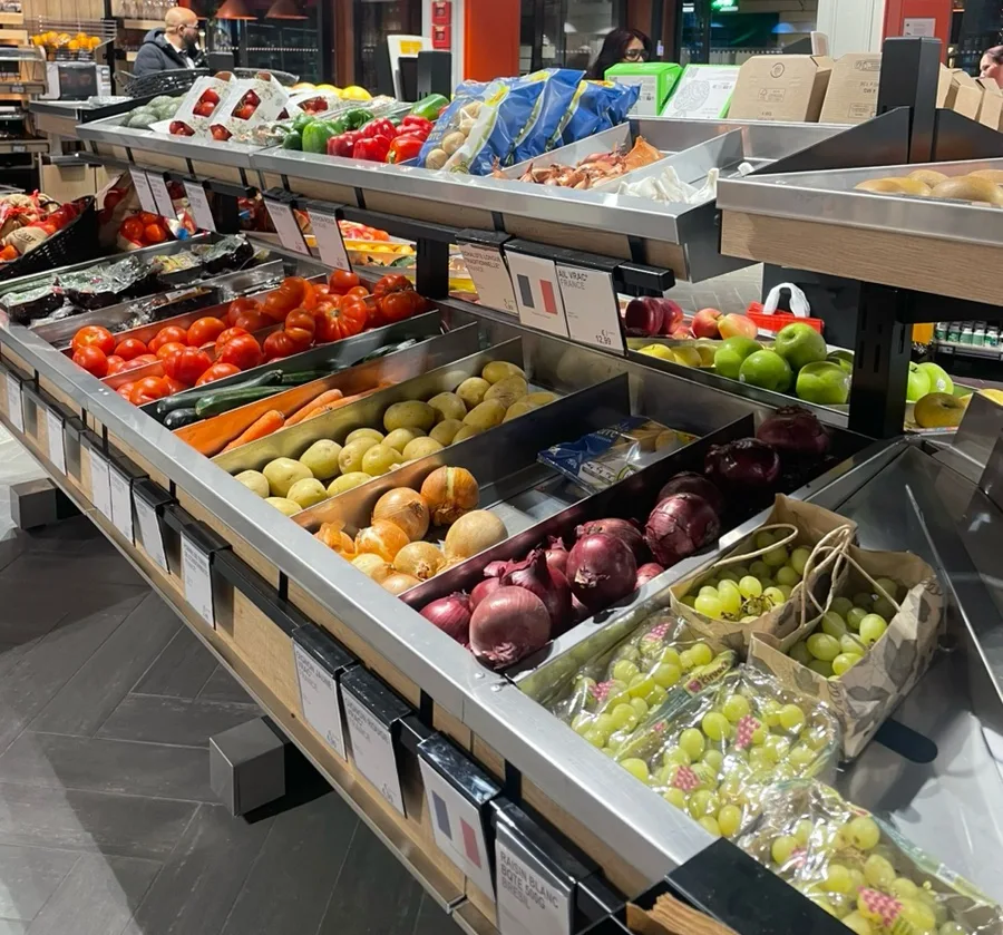 프랑스 마트 식료품 코너